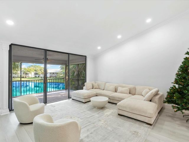 36 Eastgate Drive H, Boynton Beach, FL 33436