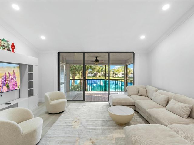 36 Eastgate Drive H, Boynton Beach, FL 33436