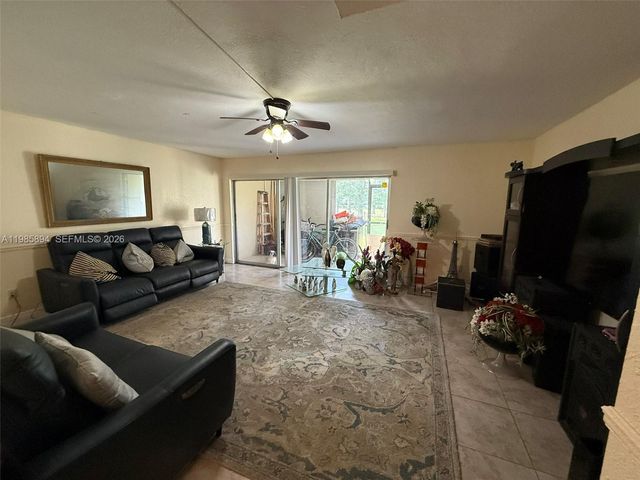 4136 Inverrary Drive 15C, Lauderhill, FL 33319