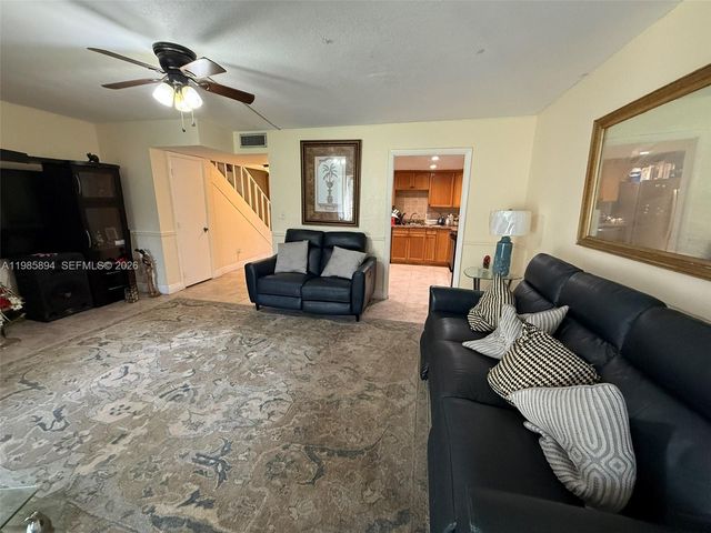 4136 Inverrary Drive 15C, Lauderhill, FL 33319