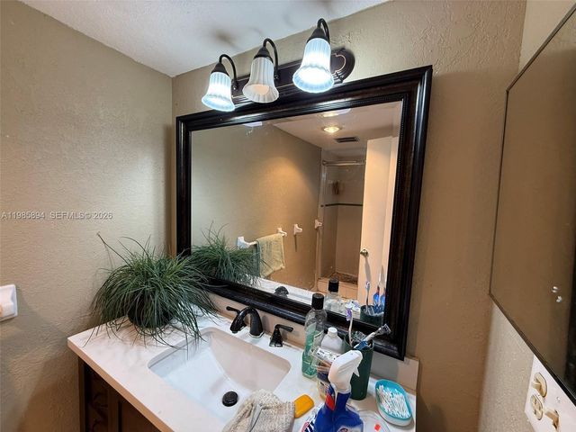 4136 Inverrary Drive 15C, Lauderhill, FL 33319