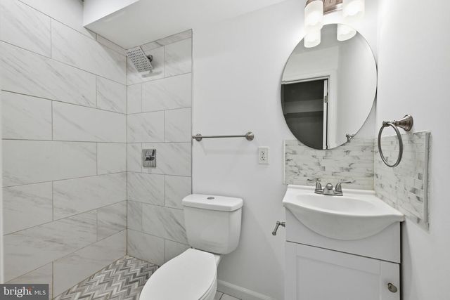 2242 16TH ST NE, Washington, DC 20018