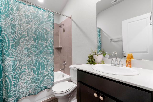 107 Magnolia Ranch LN, Hutto, TX 78634