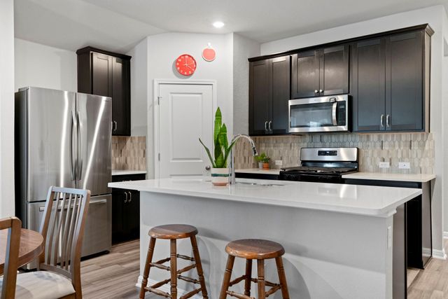 107 Magnolia Ranch LN, Hutto, TX 78634