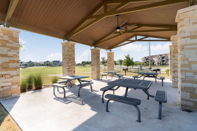 107 Magnolia Ranch LN, Hutto, TX 78634