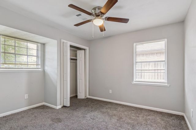 2105 21st Avenue N, Texas City, TX 77590