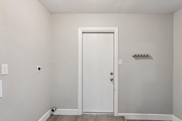 2105 21st Avenue N, Texas City, TX 77590
