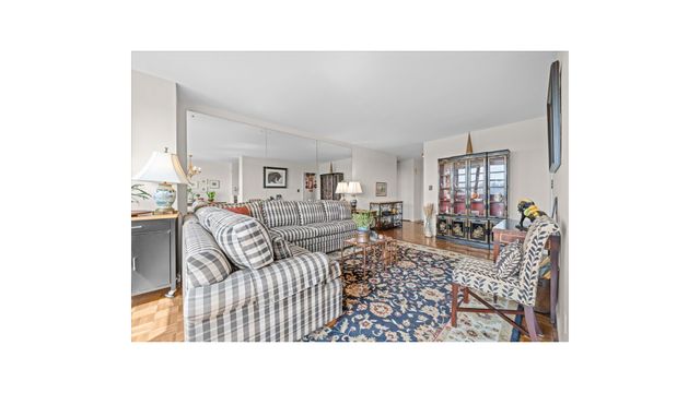 555 Kappock St Apt 10U, New York City, NY 10463