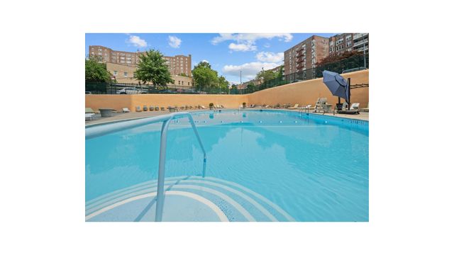 555 Kappock St Apt 10U, New York City, NY 10463