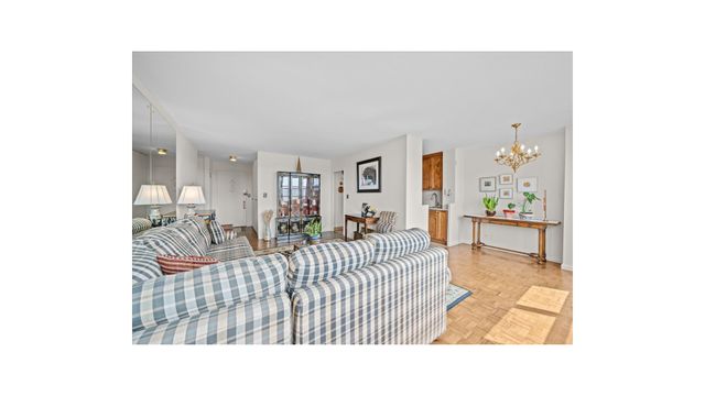 555 Kappock St Apt 10U, New York City, NY 10463
