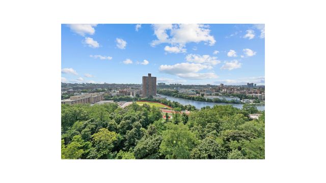 555 Kappock St Apt 10U, New York City, NY 10463