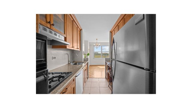 555 Kappock St Apt 10U, New York City, NY 10463
