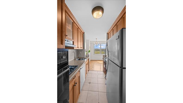 555 Kappock St Apt 10U, New York City, NY 10463