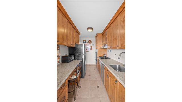 555 Kappock St Apt 10U, New York City, NY 10463