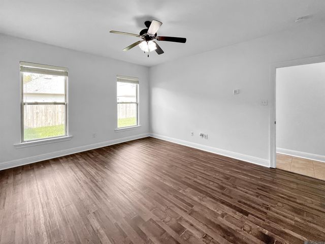 39152 Superior Wood Ave, Gonzales, LA 70737