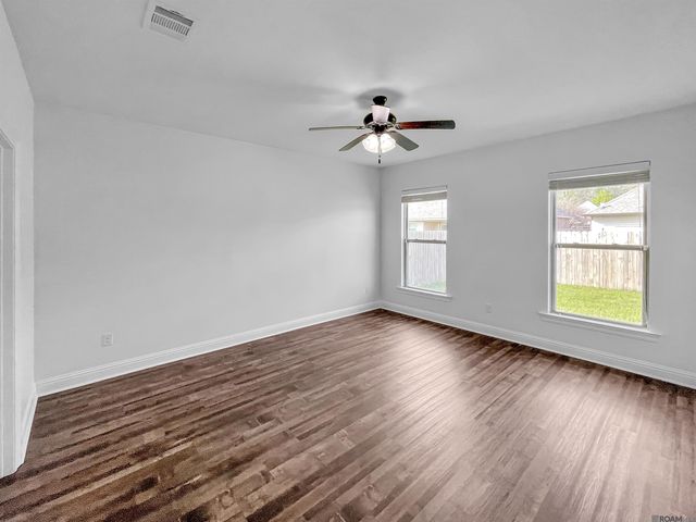 39152 Superior Wood Ave, Gonzales, LA 70737