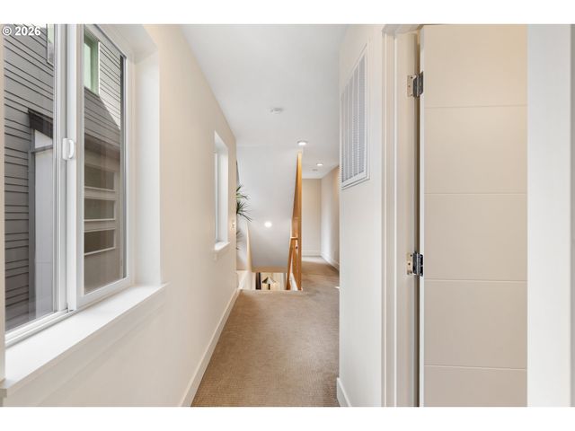3732 Se LAMBERT St, Portland, OR 97202