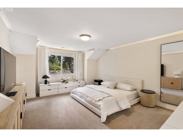 3732 Se LAMBERT St, Portland, OR 97202