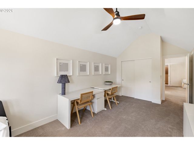 3732 Se LAMBERT St, Portland, OR 97202