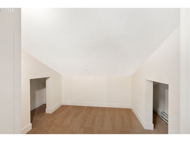 3732 Se LAMBERT St, Portland, OR 97202