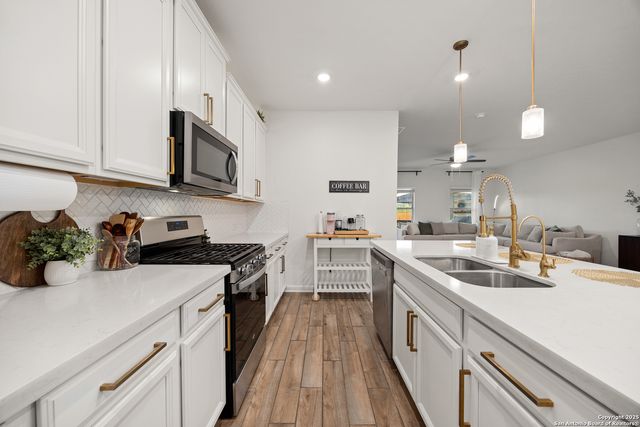 12217 Icon Rdg, San Antonio, TX 78253