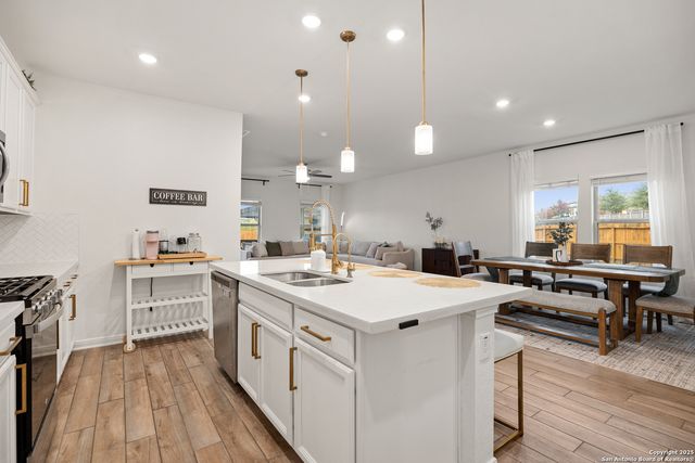 12217 Icon Rdg, San Antonio, TX 78253