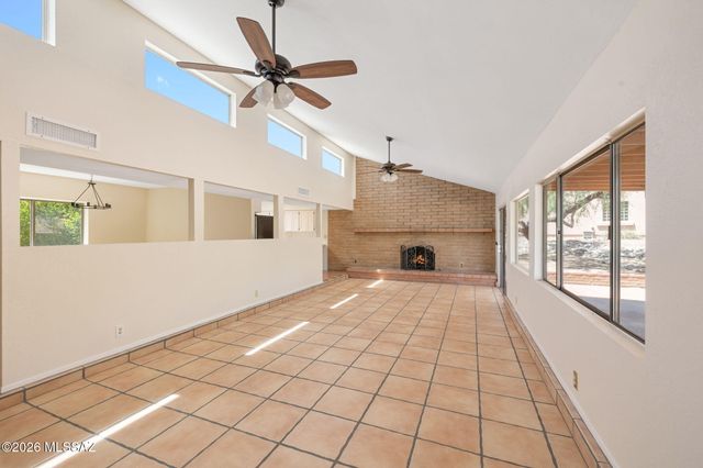 5620 N Barrasca Avenue, Tucson, AZ 85750