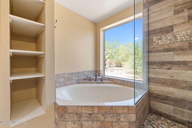 5620 N Barrasca Avenue, Tucson, AZ 85750
