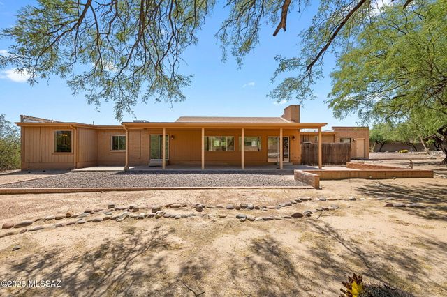 5620 N Barrasca Avenue, Tucson, AZ 85750