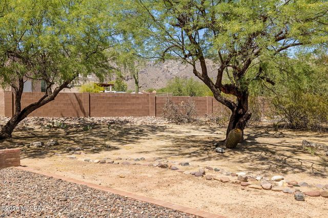 5620 N Barrasca Avenue, Tucson, AZ 85750