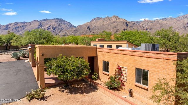 5620 N Barrasca Avenue, Tucson, AZ 85750