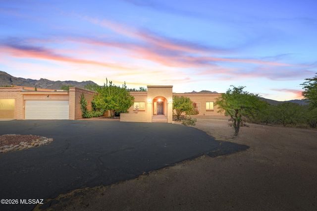 5620 N Barrasca Avenue, Tucson, AZ 85750