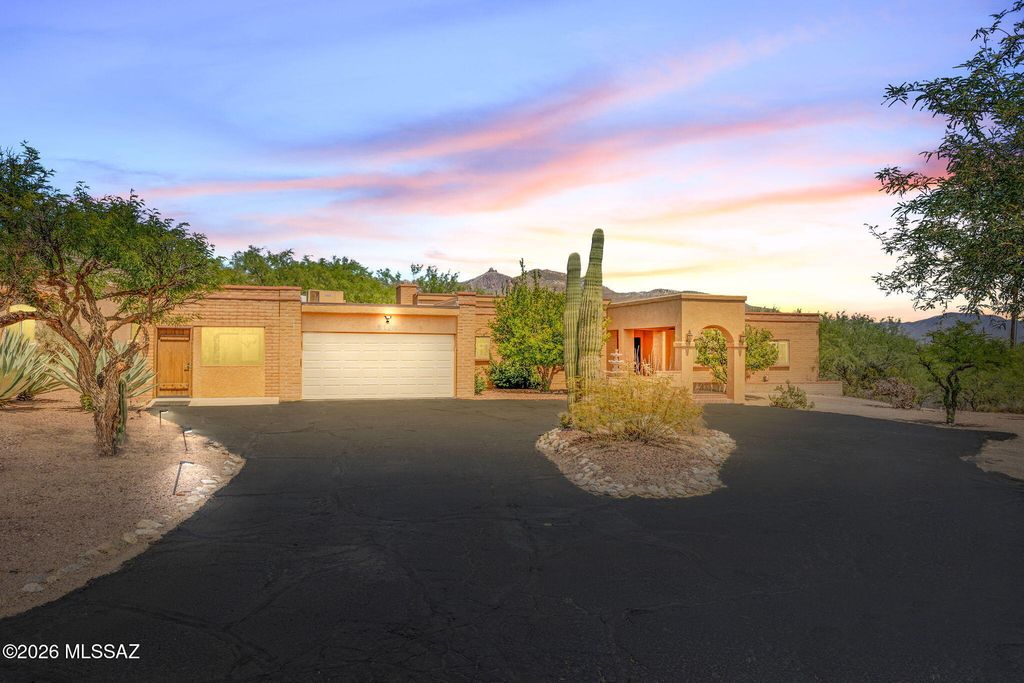 5620 N Barrasca Avenue, Tucson, AZ 85750