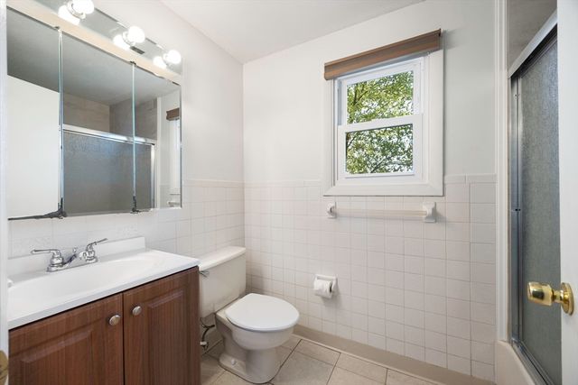 32 Yorktown Ct 32, Chicopee, MA 01020