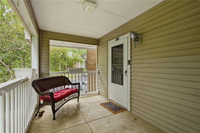 619 Barrington Hills Drive, Atlanta, GA 30350