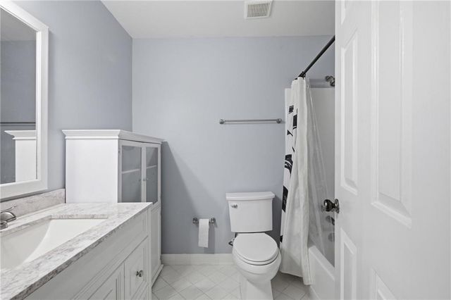 619 Barrington Hills Drive, Atlanta, GA 30350