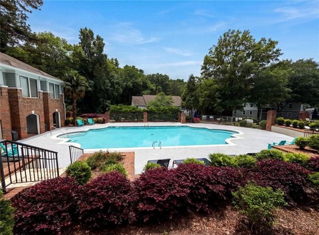 619 Barrington Hills Drive, Atlanta, GA 30350