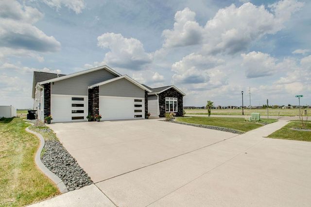 5419 43rd Street S, Fargo, ND 58104