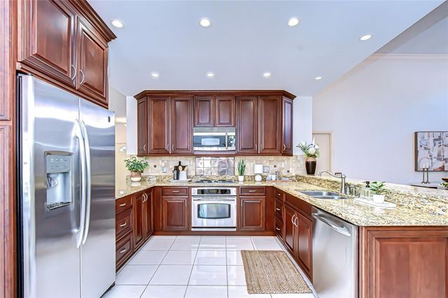 14101 RIVERSTONE DRIVE, Tampa, FL 33624