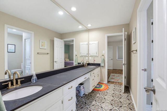 15906 MISSION RDG, San Antonio, TX 78232