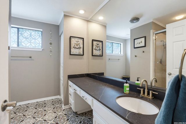 15906 MISSION RDG, San Antonio, TX 78232