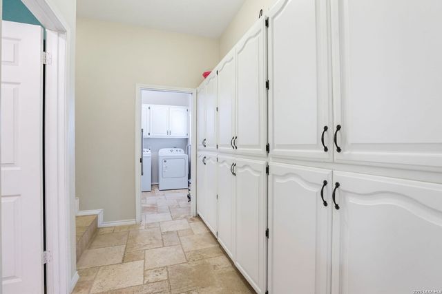 15906 MISSION RDG, San Antonio, TX 78232