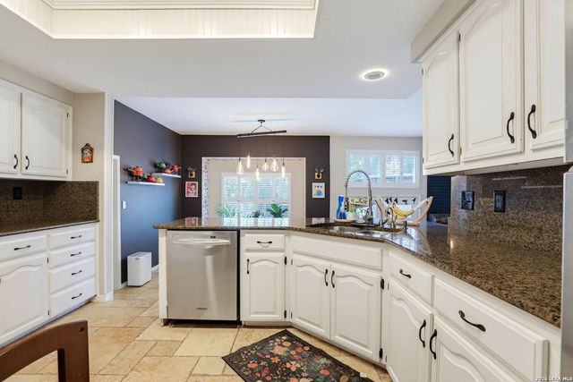 15906 MISSION RDG, San Antonio, TX 78232