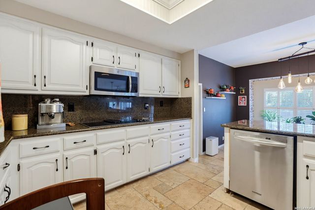 15906 MISSION RDG, San Antonio, TX 78232