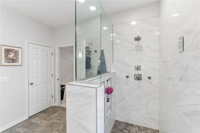 316 Center Drive, Lowell, AR 72745