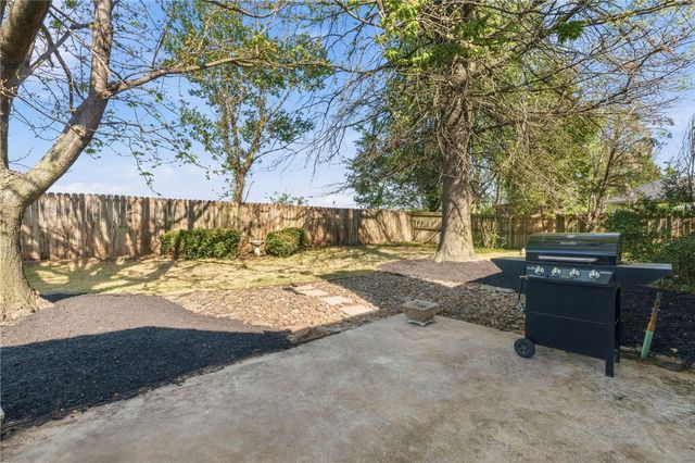 316 Center Drive, Lowell, AR 72745