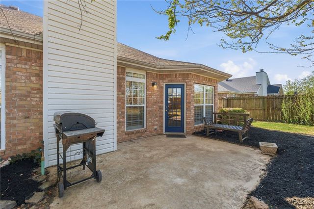 316 Center Drive, Lowell, AR 72745