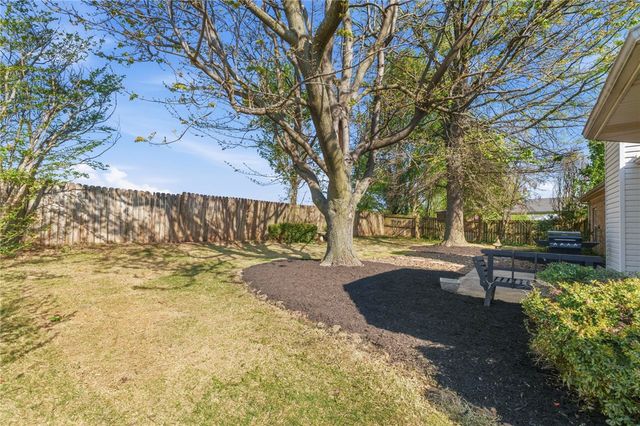 316 Center Drive, Lowell, AR 72745