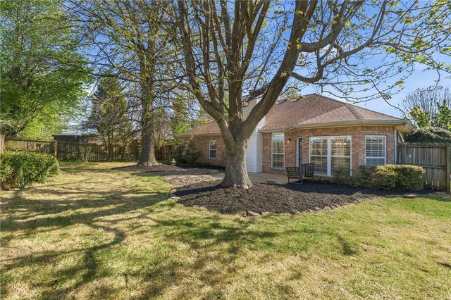 316 Center Drive, Lowell, AR 72745