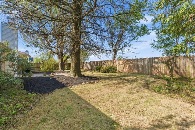 316 Center Drive, Lowell, AR 72745